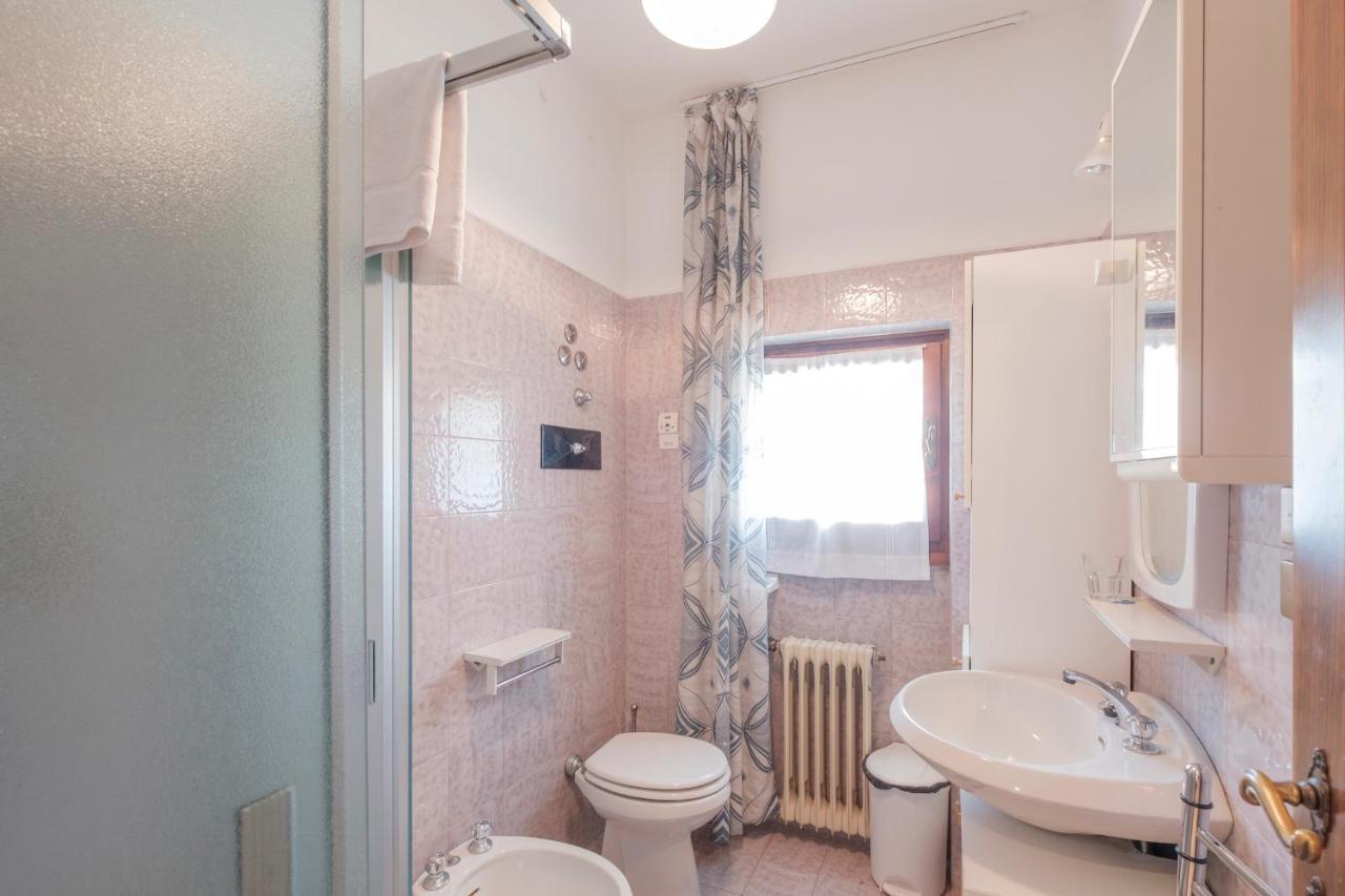 Villa Ida - 2 Bedrooms Apartment With Private Garden Sirmione Exterior foto