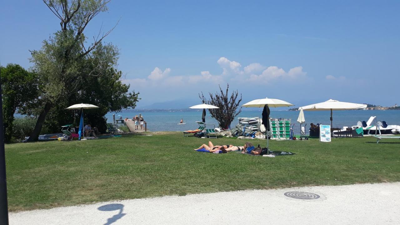 Villa Ida - 2 Bedrooms Apartment With Private Garden Sirmione Exterior foto